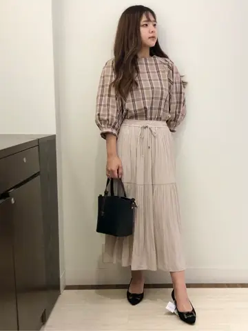 ANY SIS スタッフ コーディネート画像