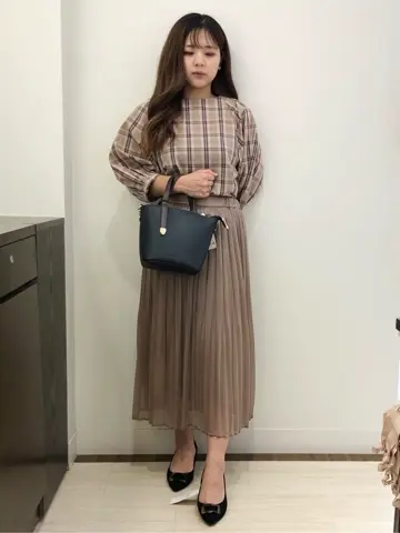 ANY SIS スタッフ コーディネート画像