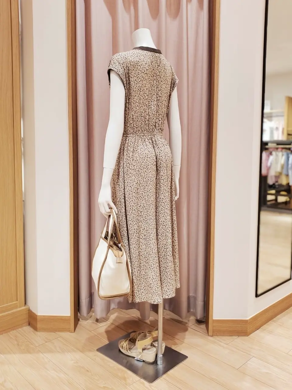 ANY SIS 岩田 コーディネート画像