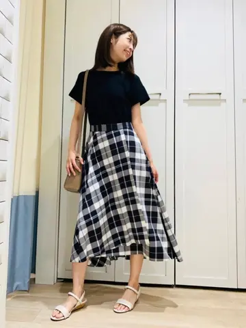 ANY SIS スタッフ コーディネート画像