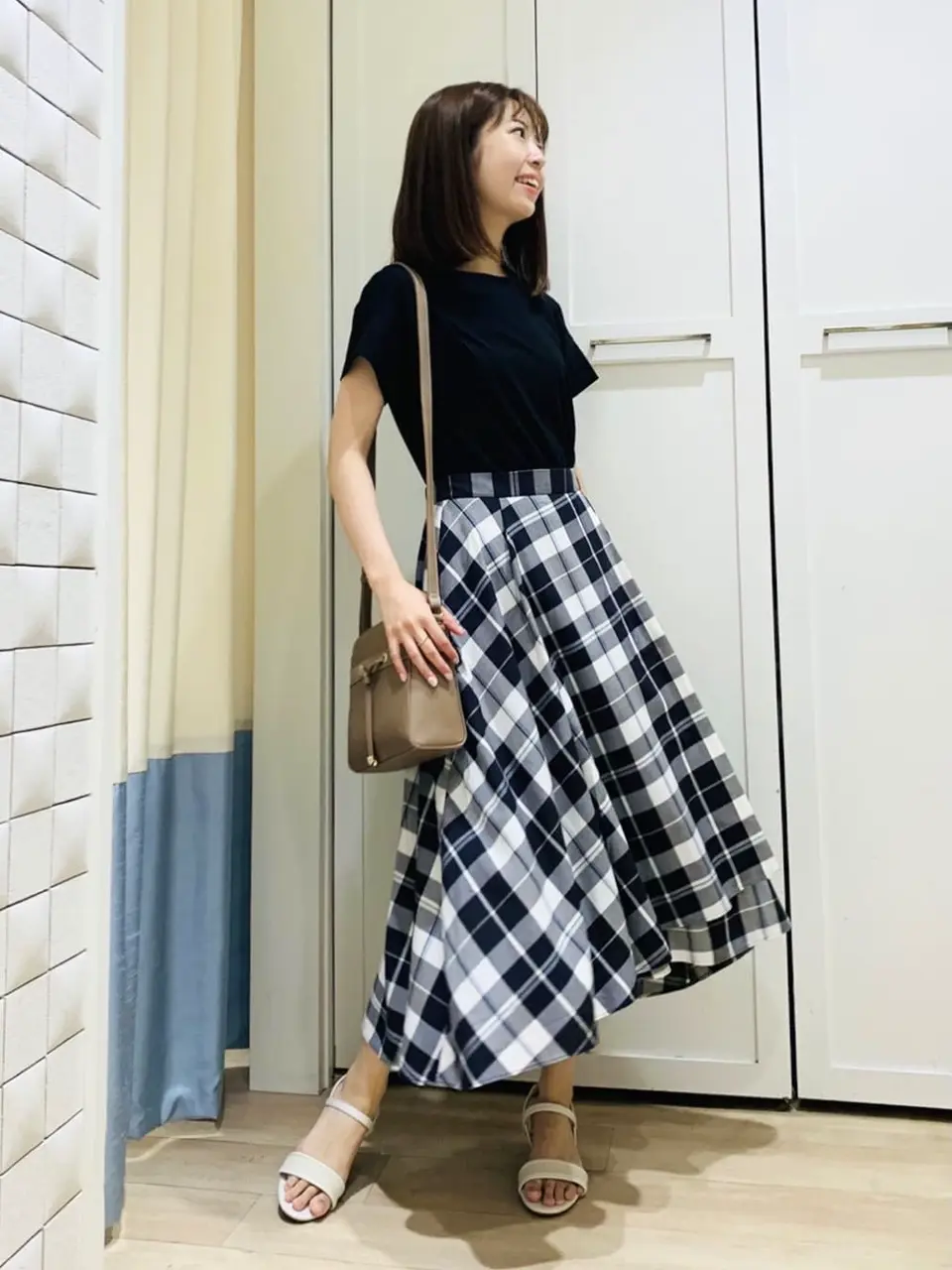 ANY SIS スタッフ コーディネート画像