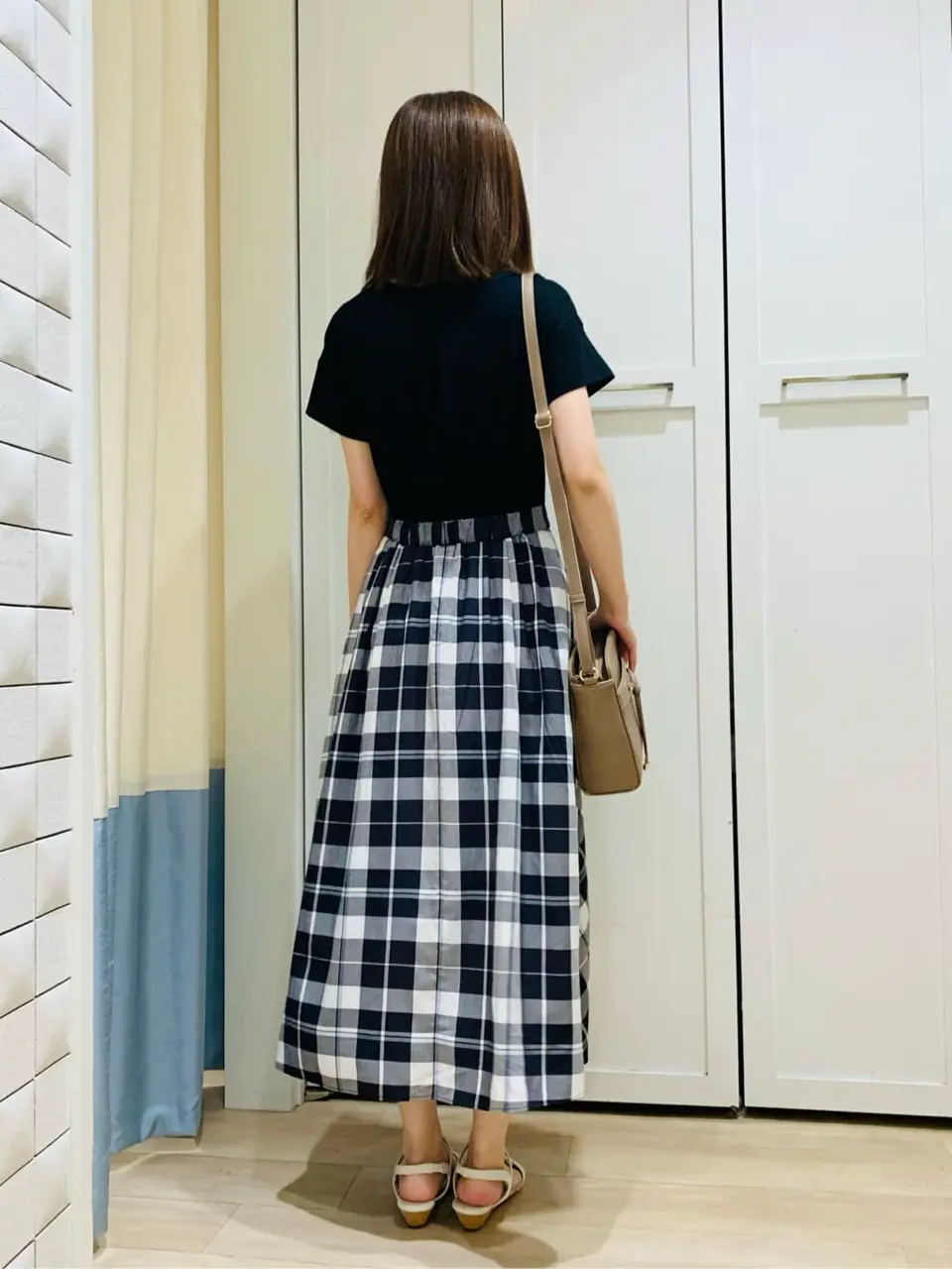 ANY SIS スタッフ コーディネート画像