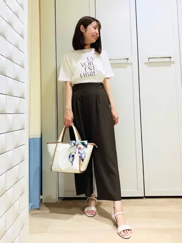 ANY SIS スタッフ コーディネート画像