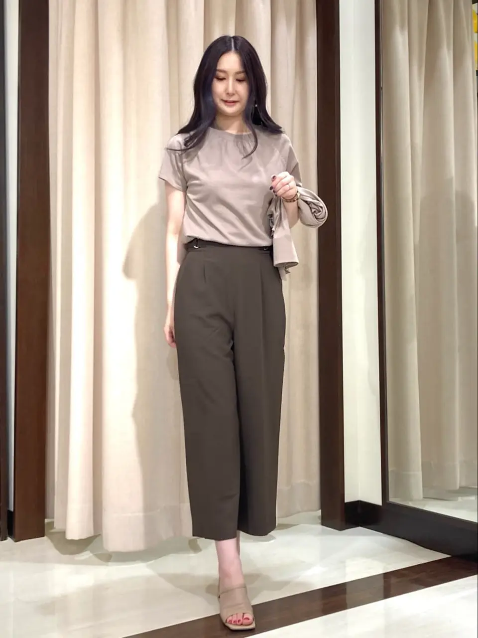 ANY SIS STAFF コーディネート画像