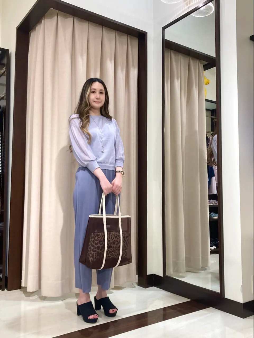 ANY SIS STAFF コーディネート画像