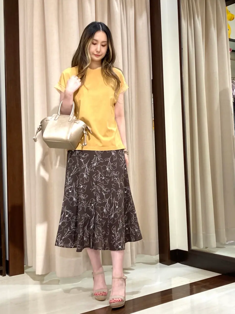 ANY SIS STAFF コーディネート画像