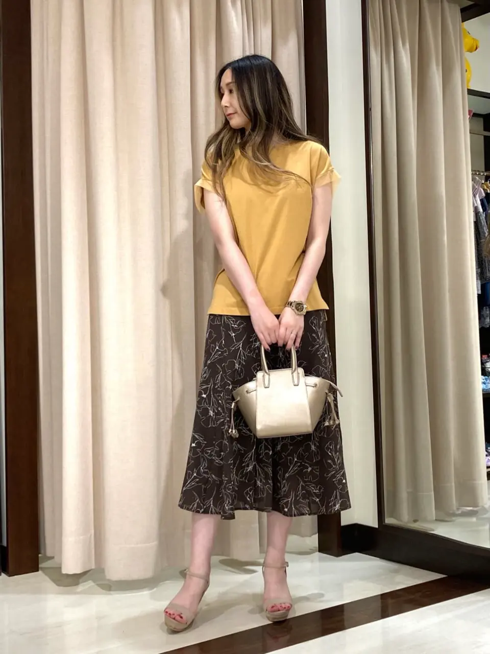 ANY SIS STAFF コーディネート画像