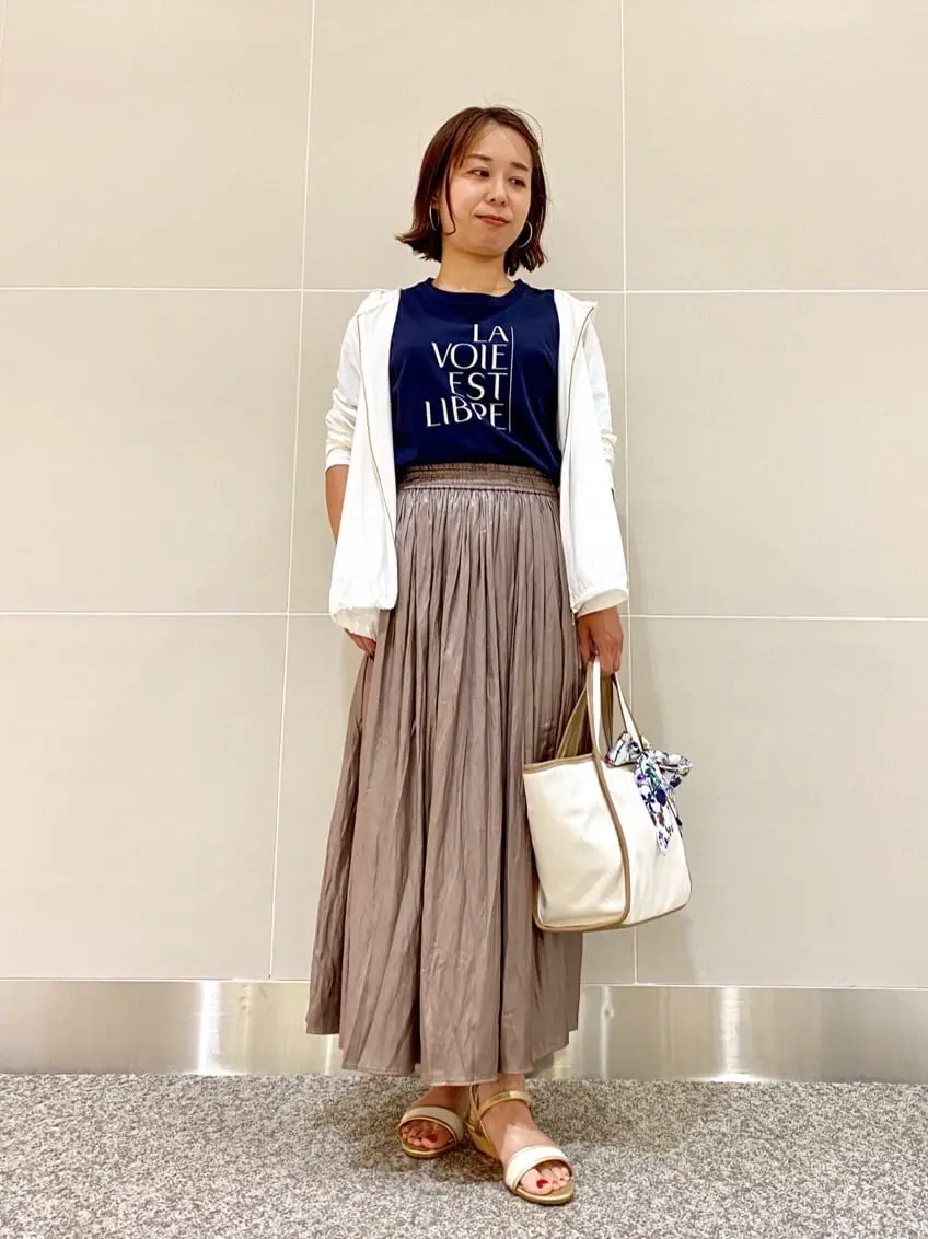 ANY SIS スタッフ コーディネート画像