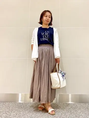 ANY SIS スタッフ コーディネート画像