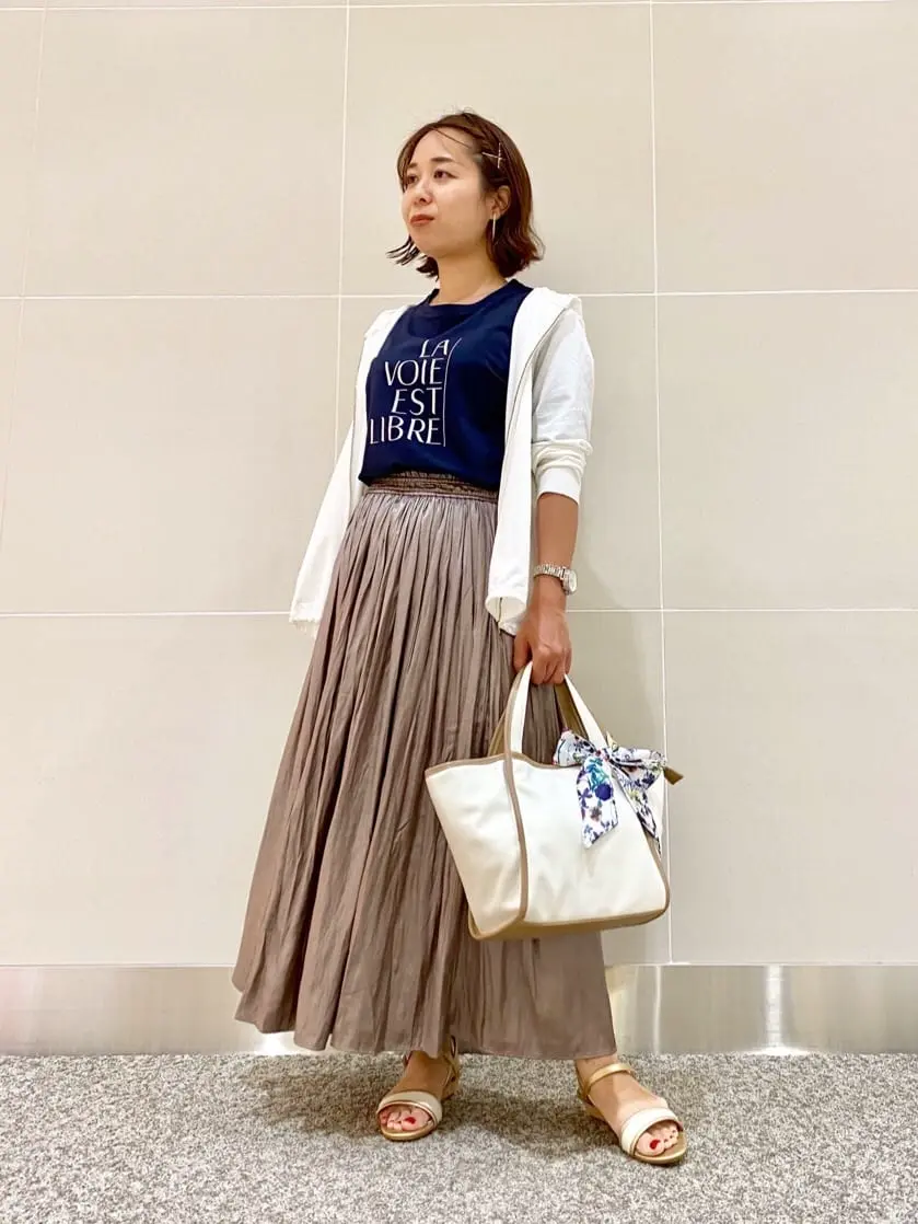 ANY SIS スタッフ コーディネート画像