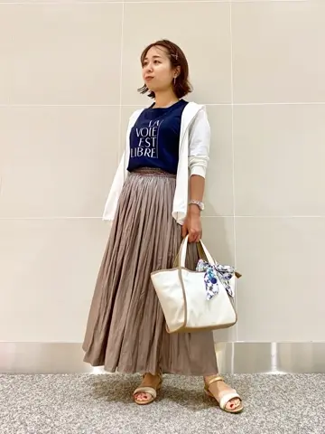 ANY SIS スタッフ コーディネート画像