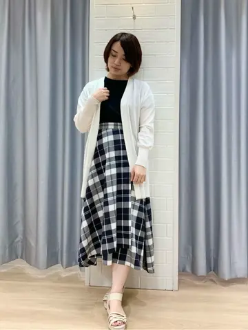 ANY SIS 丸岡 コーディネート画像