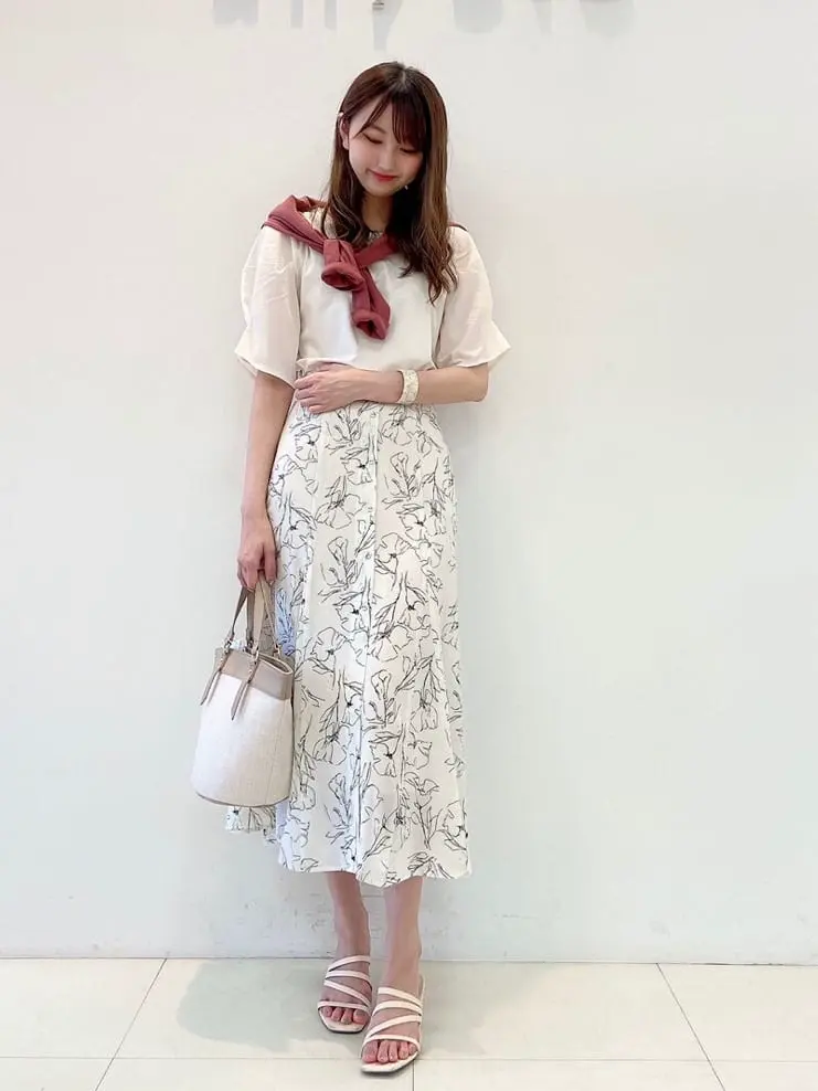 ANY SIS スタッフ コーディネート画像