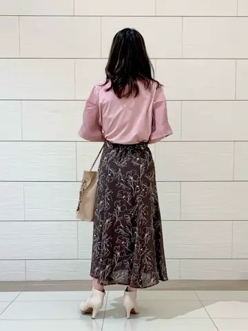 ANY SIS スタッフ コーディネート画像