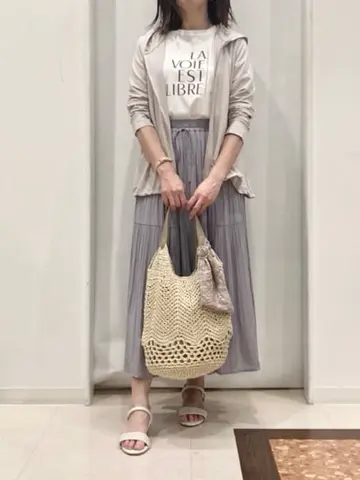 ANY SIS スタッフ コーディネート画像