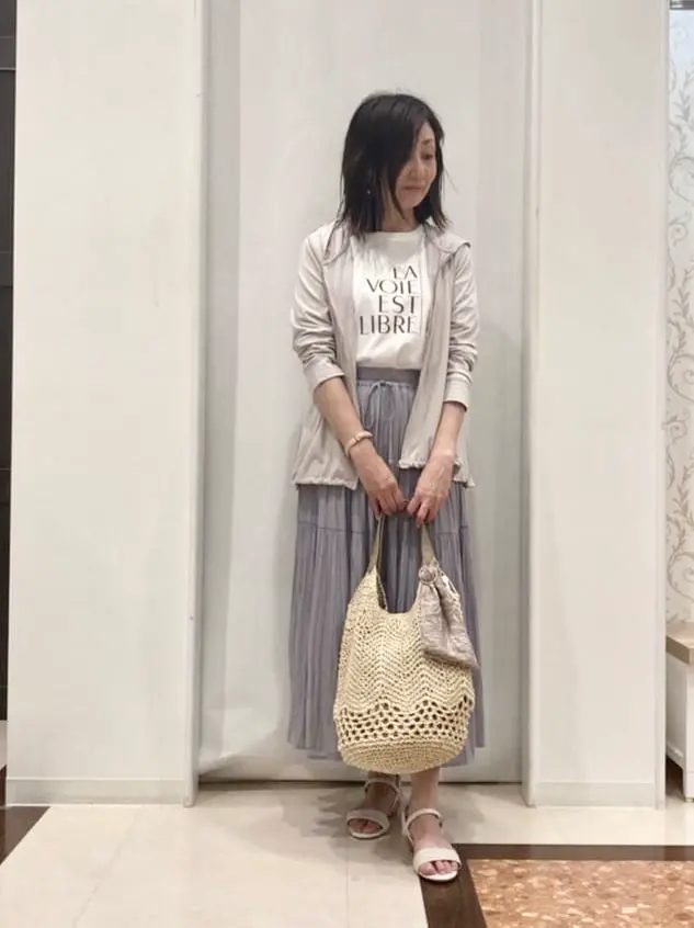 ANY SIS スタッフ コーディネート画像