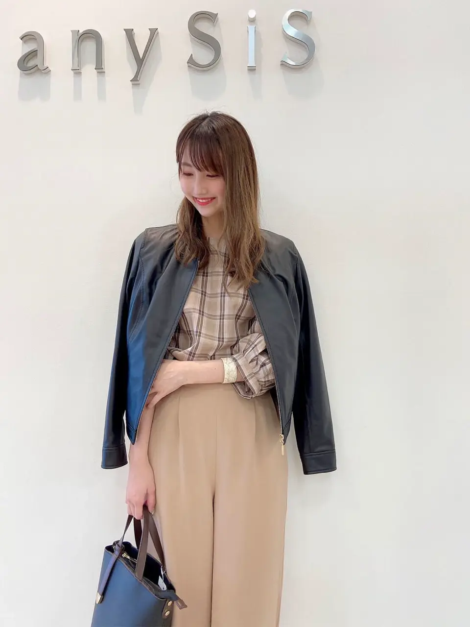 ANY SIS スタッフ コーディネート画像