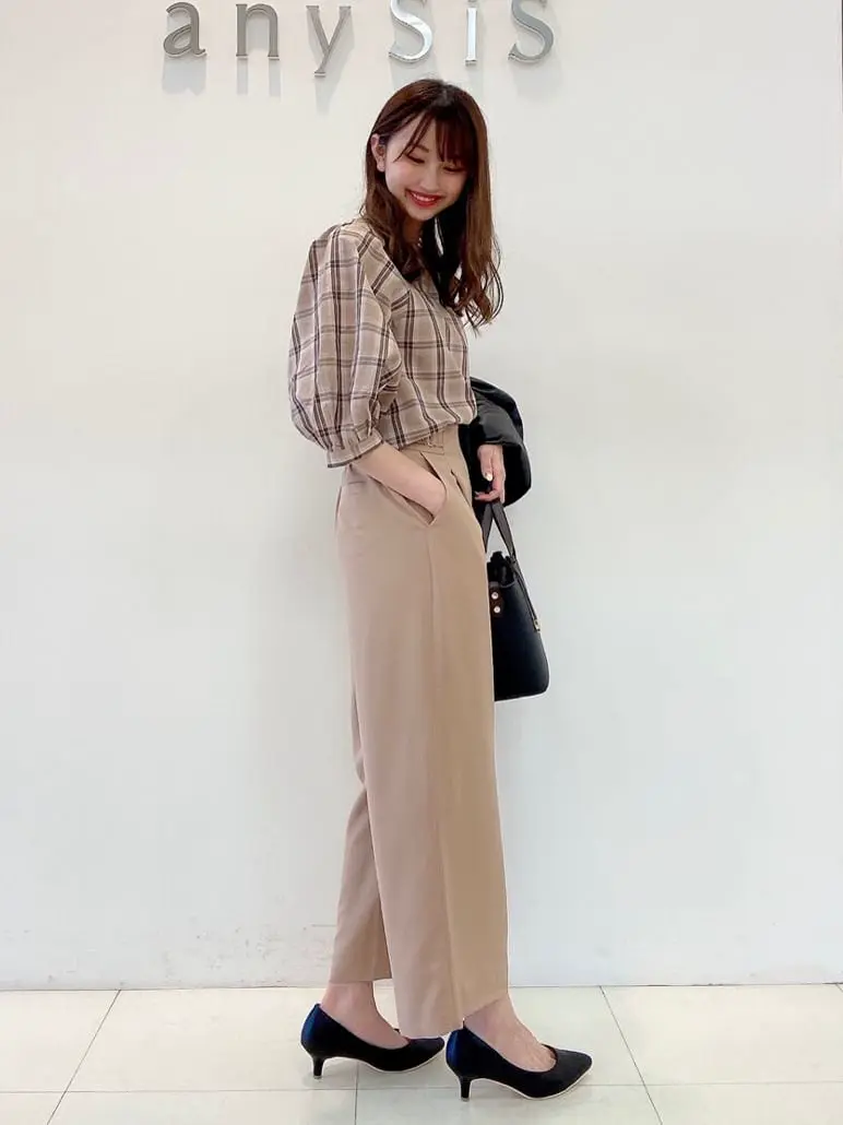 ANY SIS スタッフ コーディネート画像