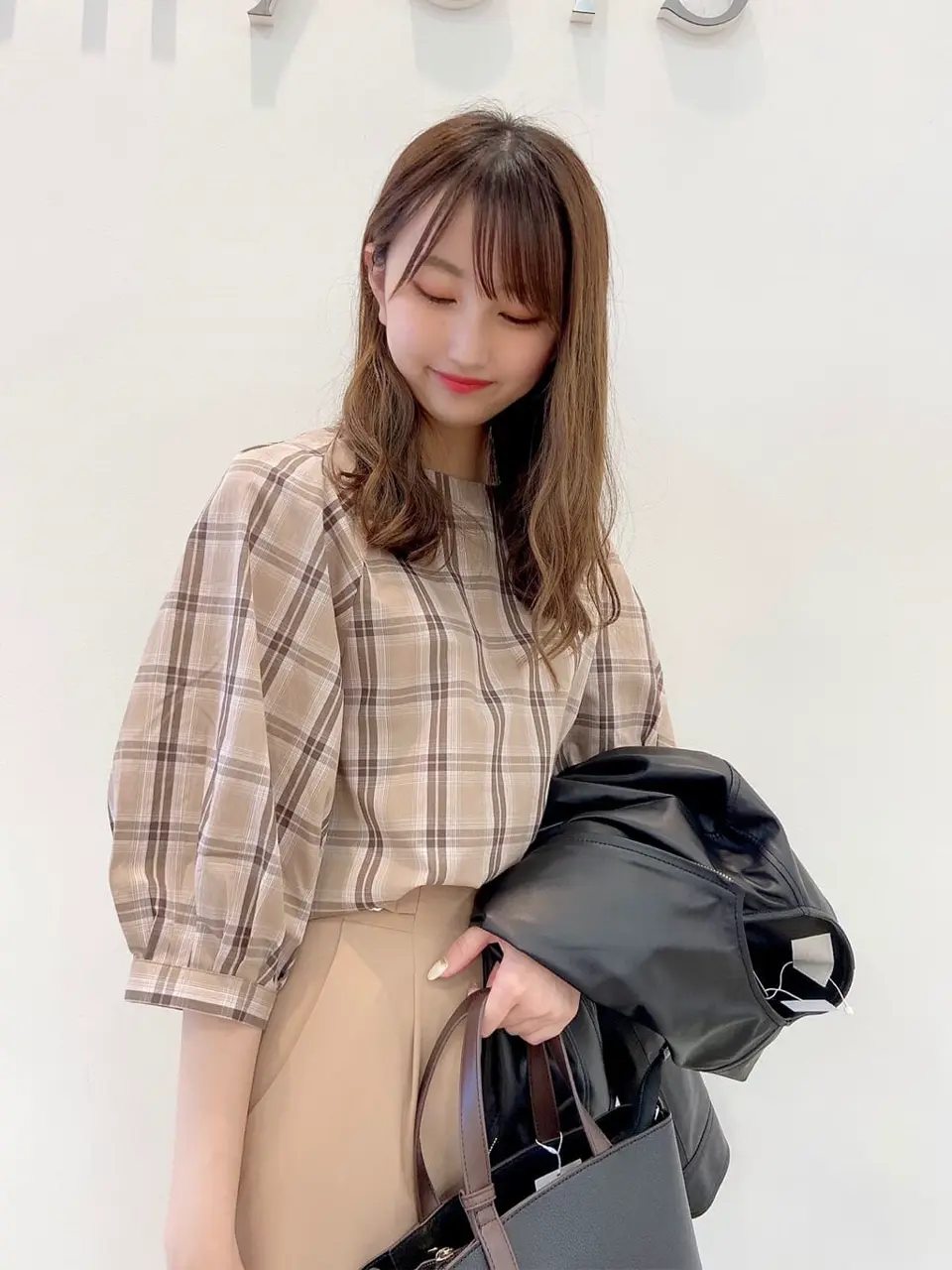 ANY SIS スタッフ コーディネート画像