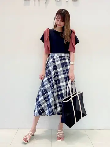 ANY SIS スタッフ コーディネート画像