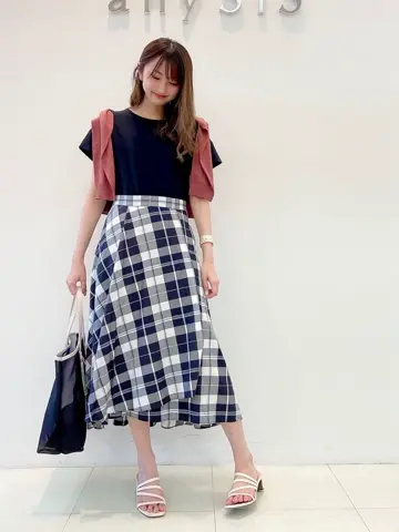 ANY SIS スタッフ コーディネート画像