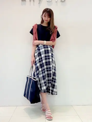 ANY SIS スタッフ コーディネート画像