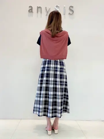 ANY SIS スタッフ コーディネート画像