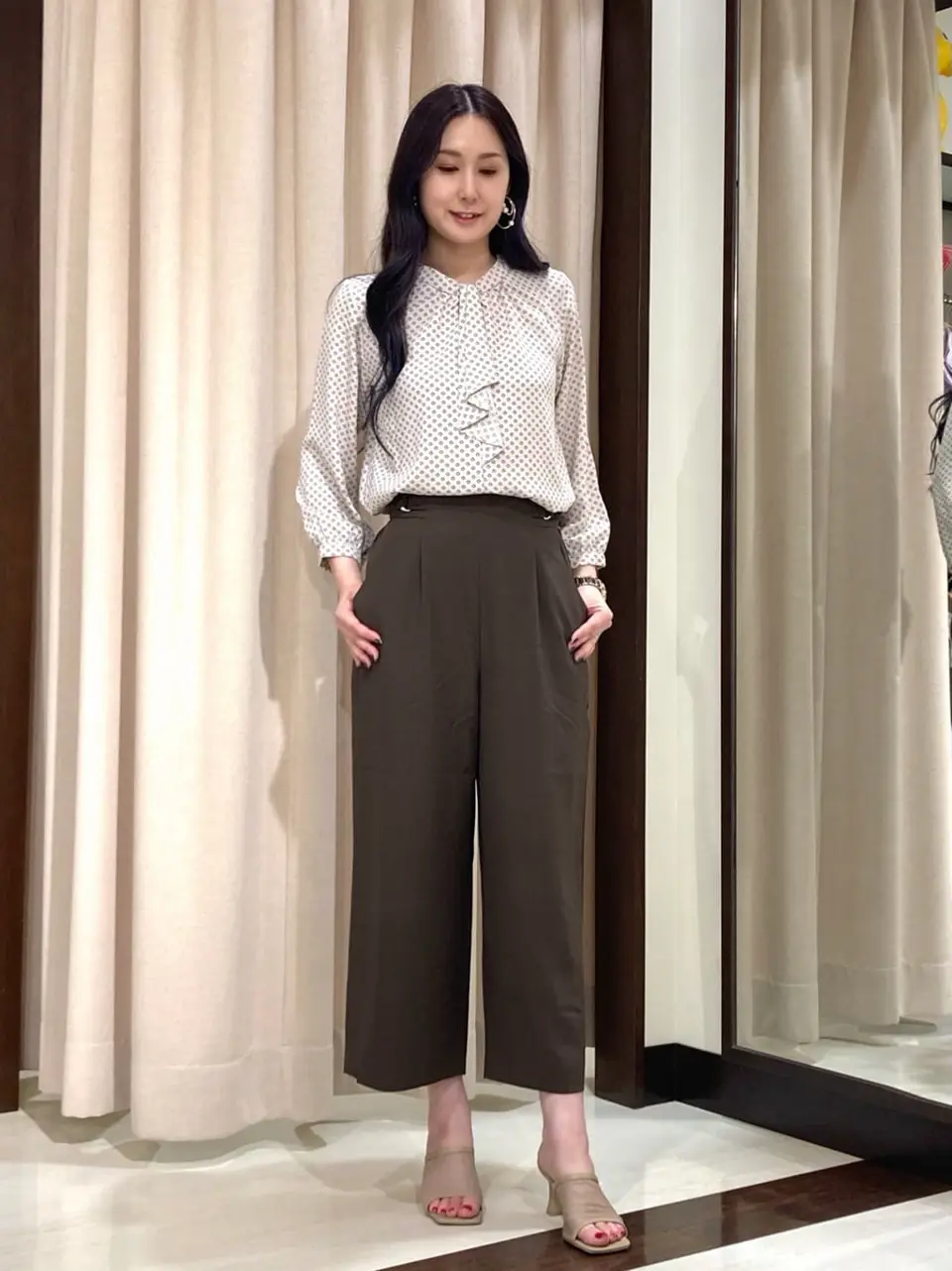 ANY SIS STAFF コーディネート画像