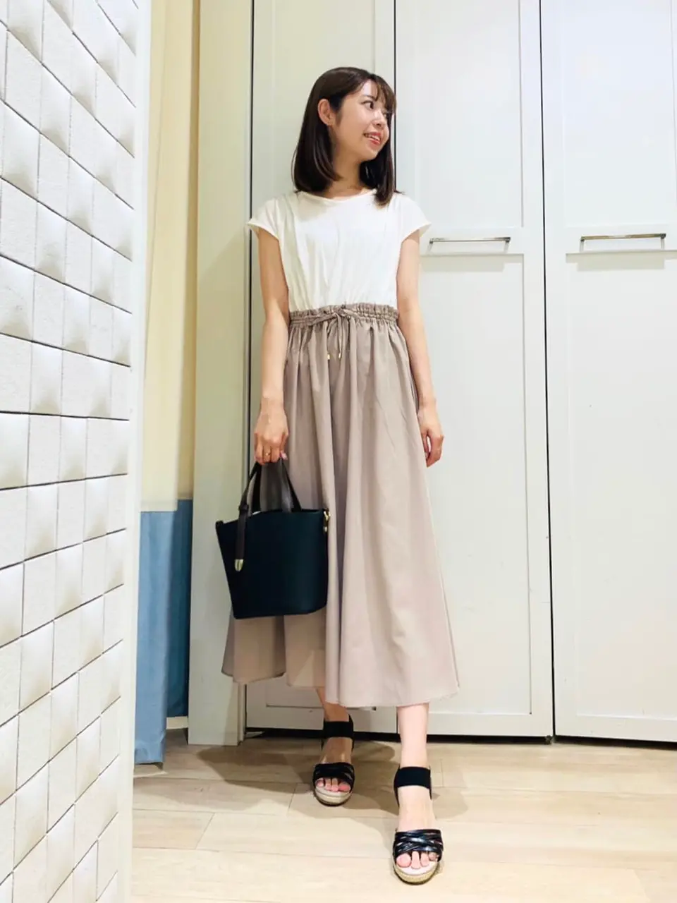 ANY SIS スタッフ コーディネート画像