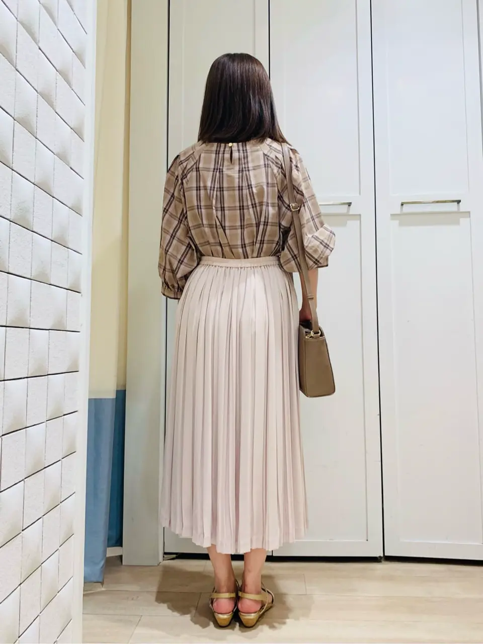 ANY SIS スタッフ コーディネート画像