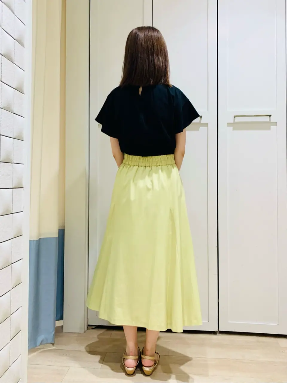 ANY SIS スタッフ コーディネート画像