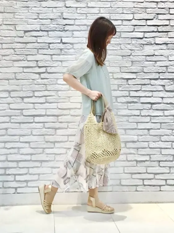 ANY SIS スタッフ コーディネート画像