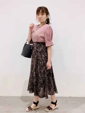 ANY SIS 川根　彩 コーディネート画像