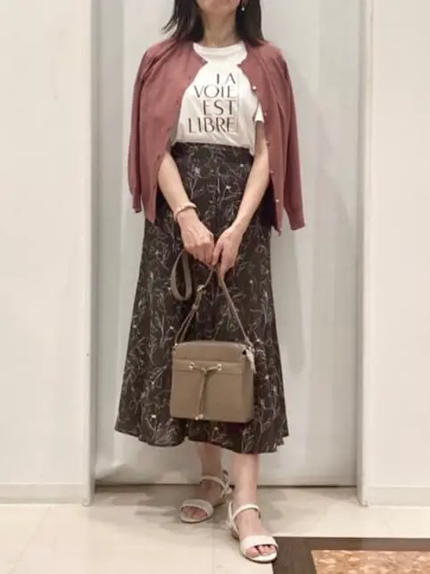 ANY SIS スタッフ コーディネート画像