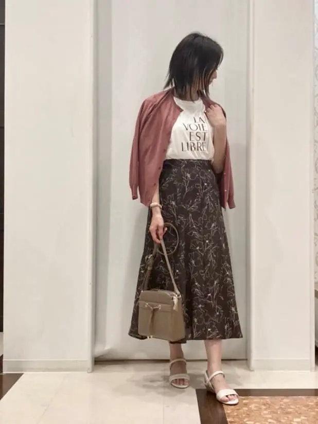 ANY SIS スタッフ コーディネート画像