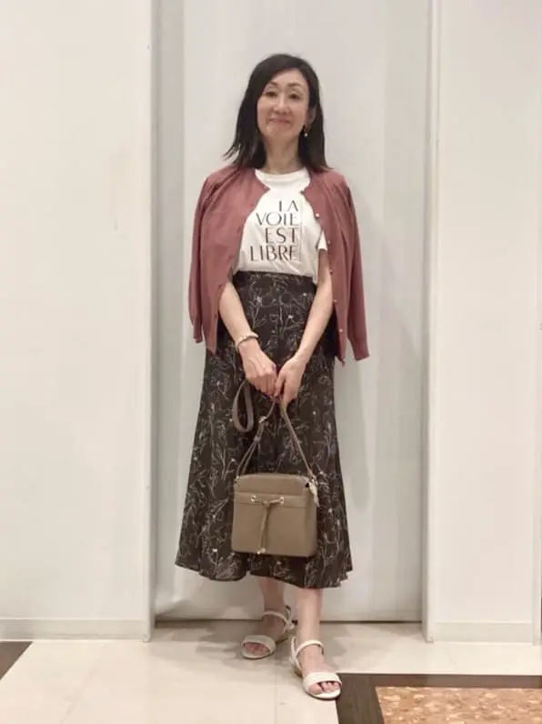 ANY SIS スタッフ コーディネート画像