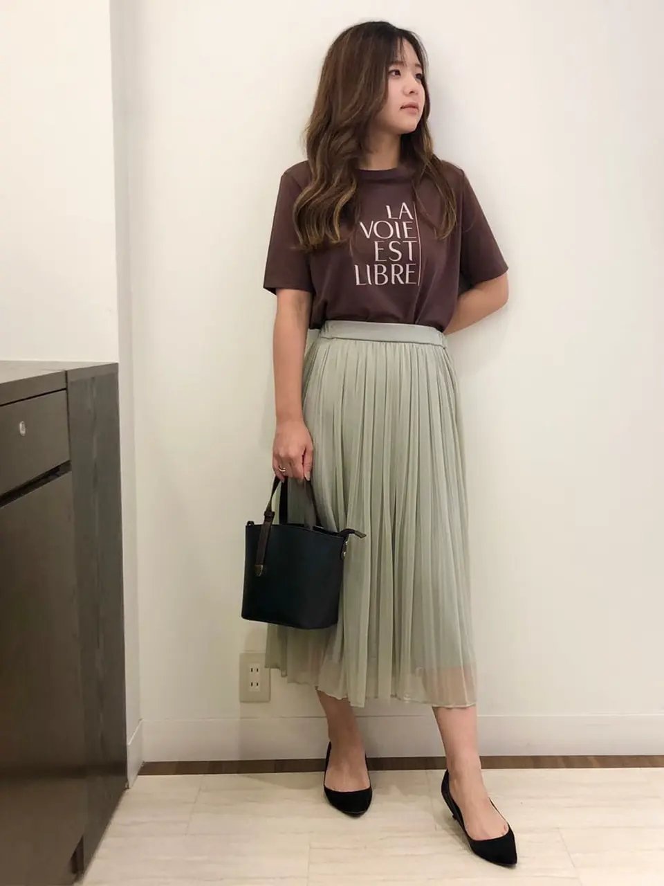 ANY SIS スタッフ コーディネート画像