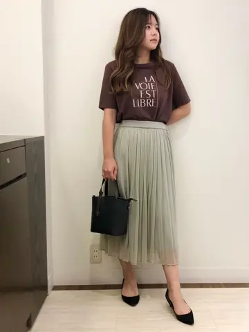 ANY SIS スタッフ コーディネート画像