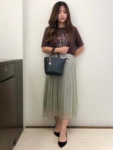 ANY SIS スタッフ コーディネート画像