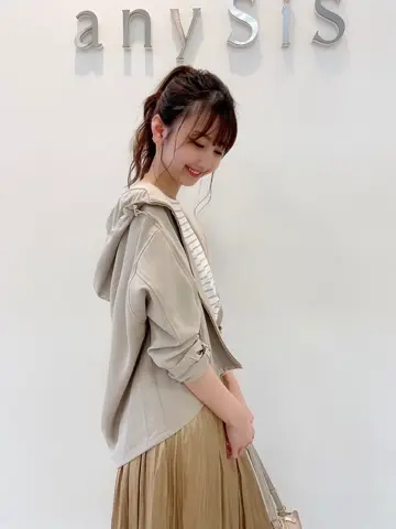 ANY SIS スタッフ コーディネート画像