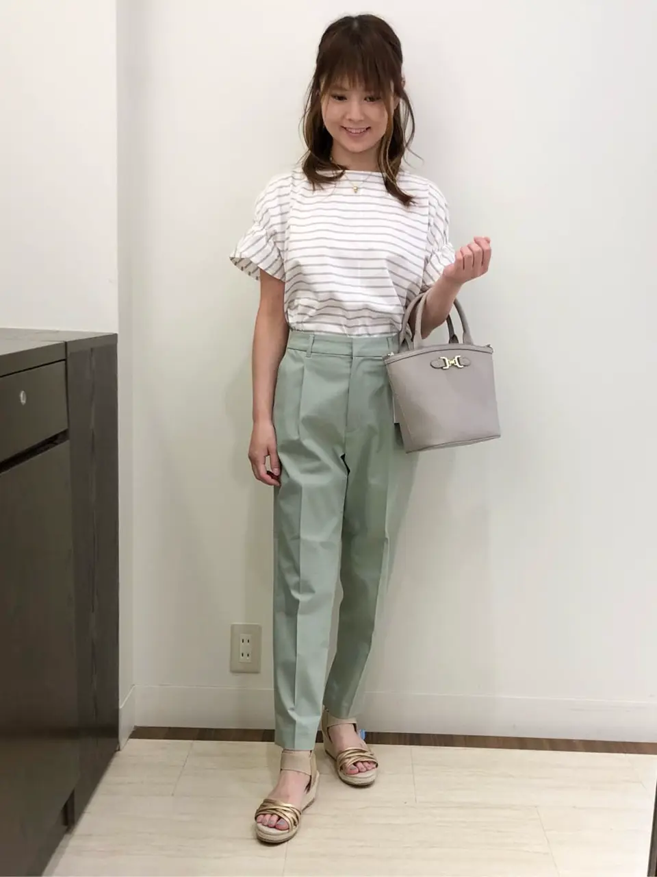 ANY SIS スタッフ コーディネート画像