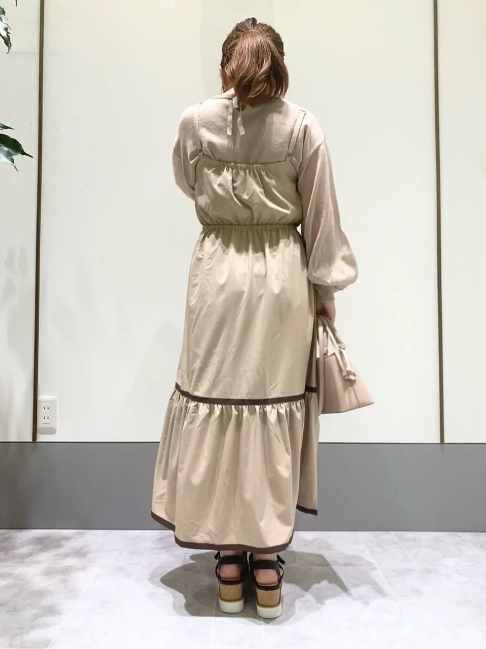 ANY SIS スタッフ コーディネート画像