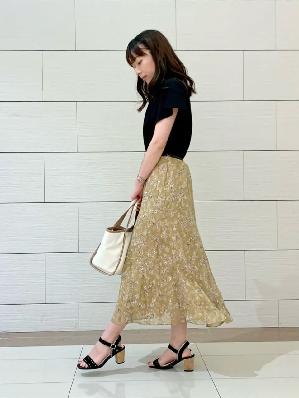 ANY SIS スタッフ コーディネート画像