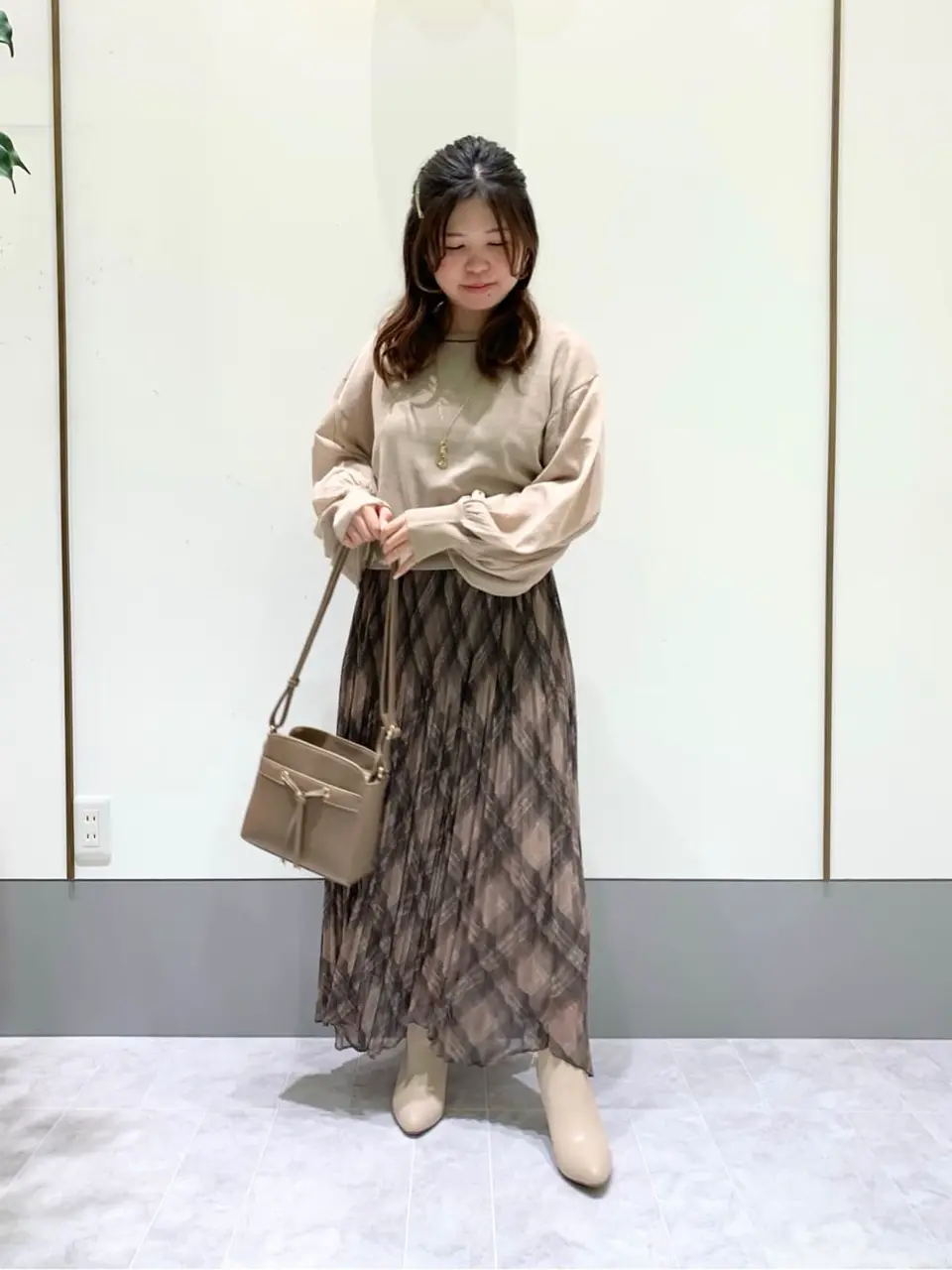 ANY SIS スタッフ コーディネート画像