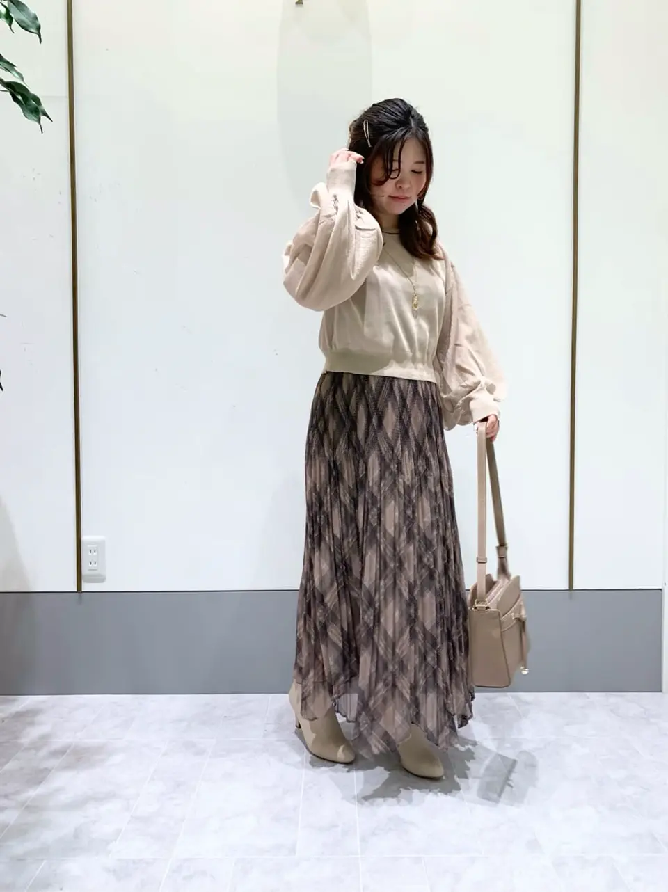 ANY SIS スタッフ コーディネート画像