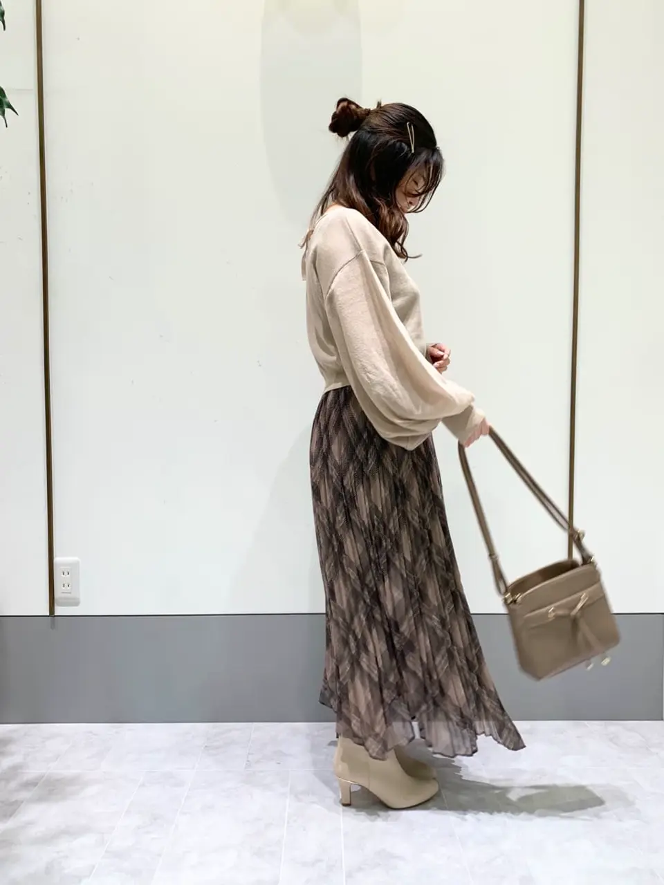 ANY SIS スタッフ コーディネート画像