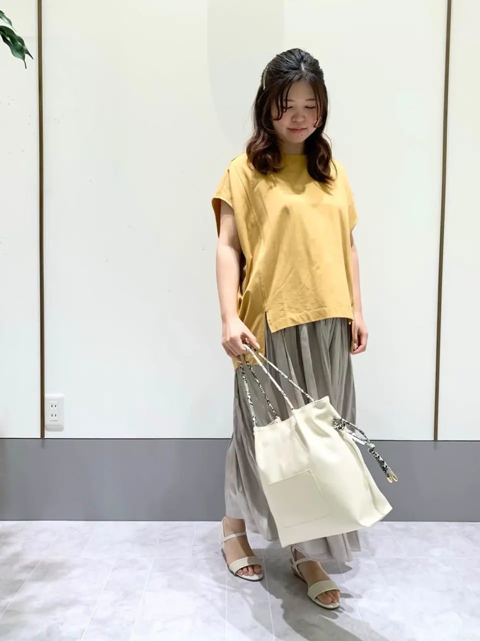 ANY SIS スタッフ コーディネート画像