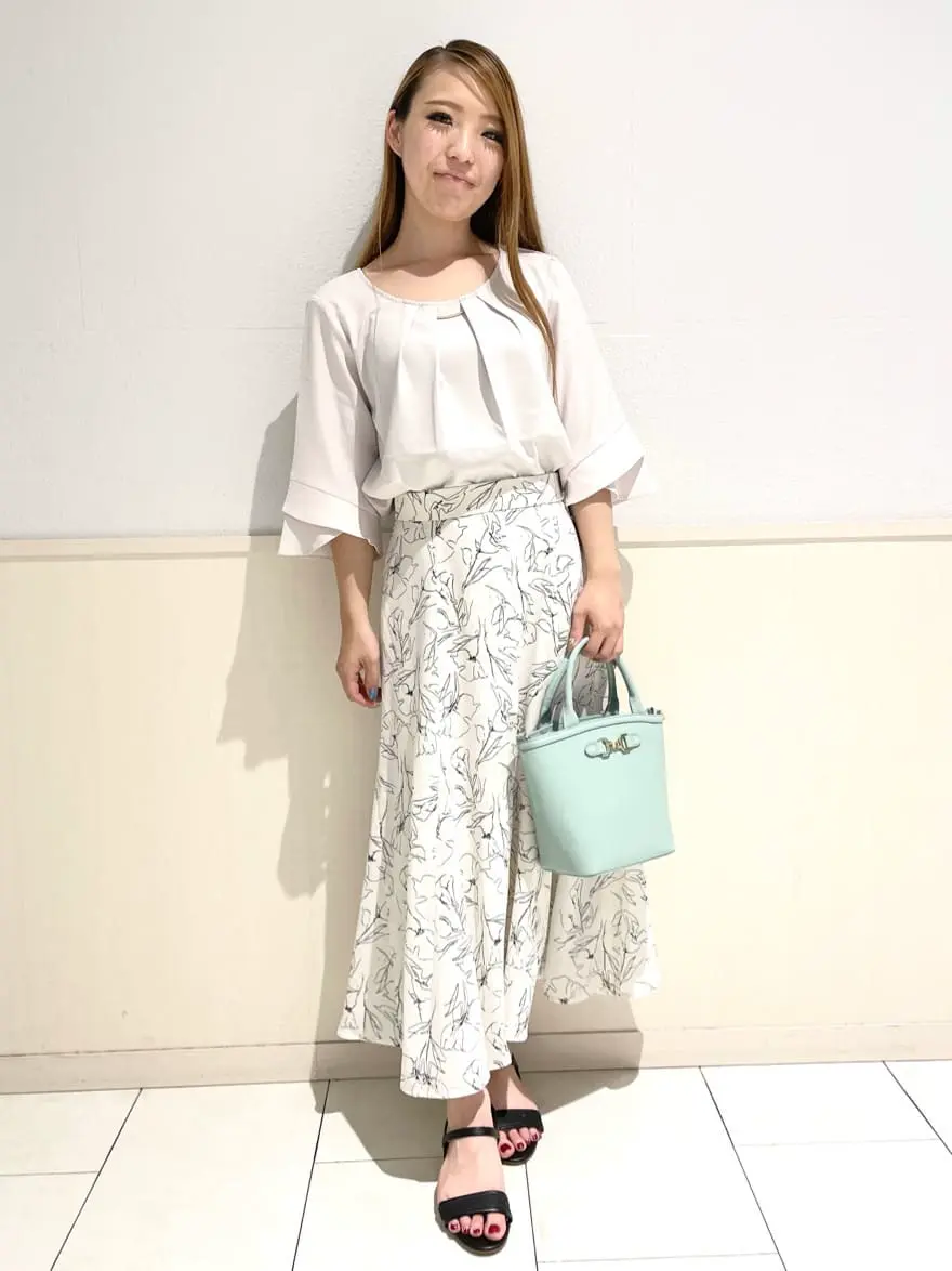 ANY SIS 土居 コーディネート画像