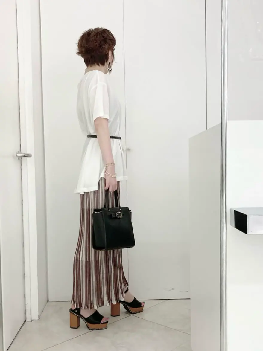 ANY SIS スタッフ コーディネート画像