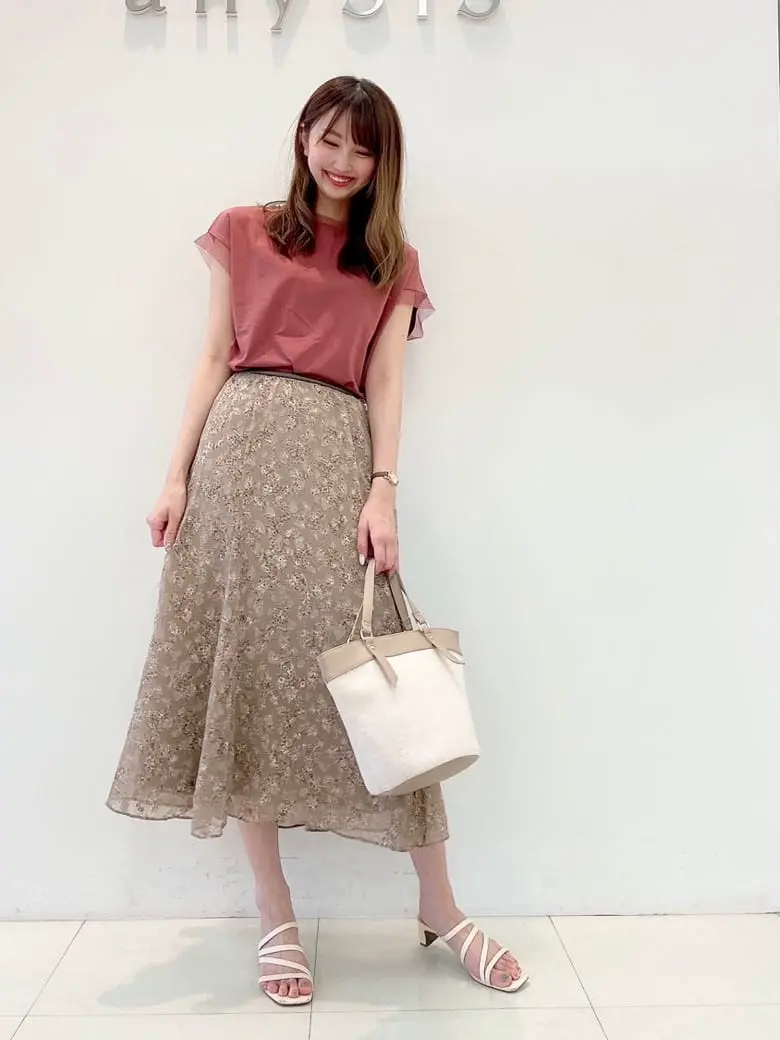 ANY SIS スタッフ コーディネート画像